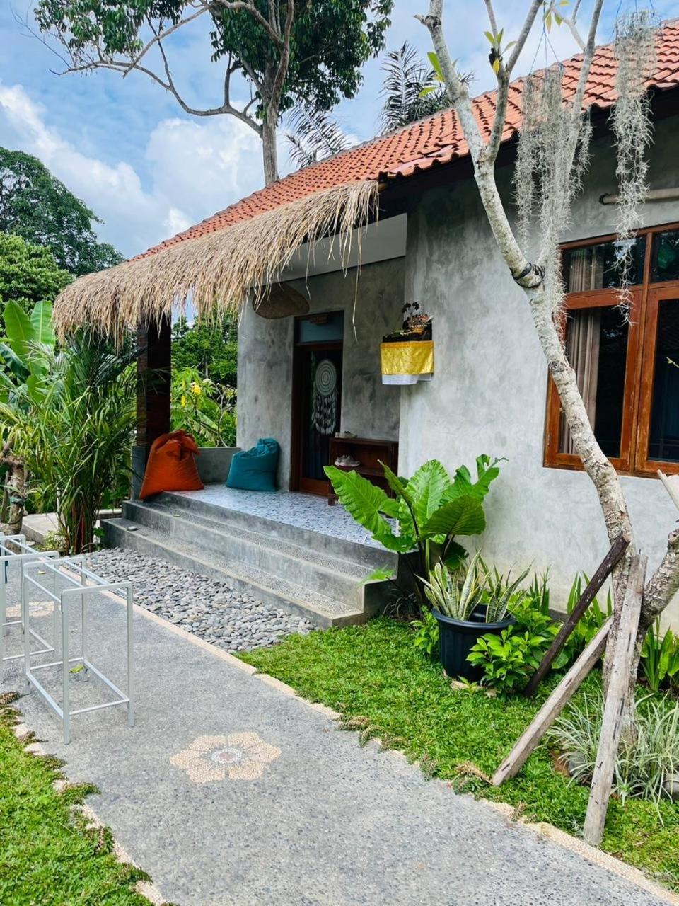 A Pousada Yasa Backpackers House Ubud Exterior foto